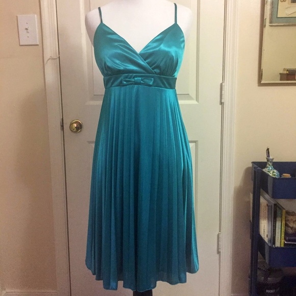 Turquoise Empire Waist Pleated Dress - Picture 1 of 2